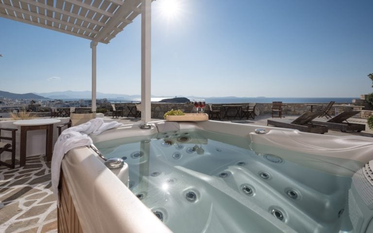 Sea View Suite with private jacuzzi